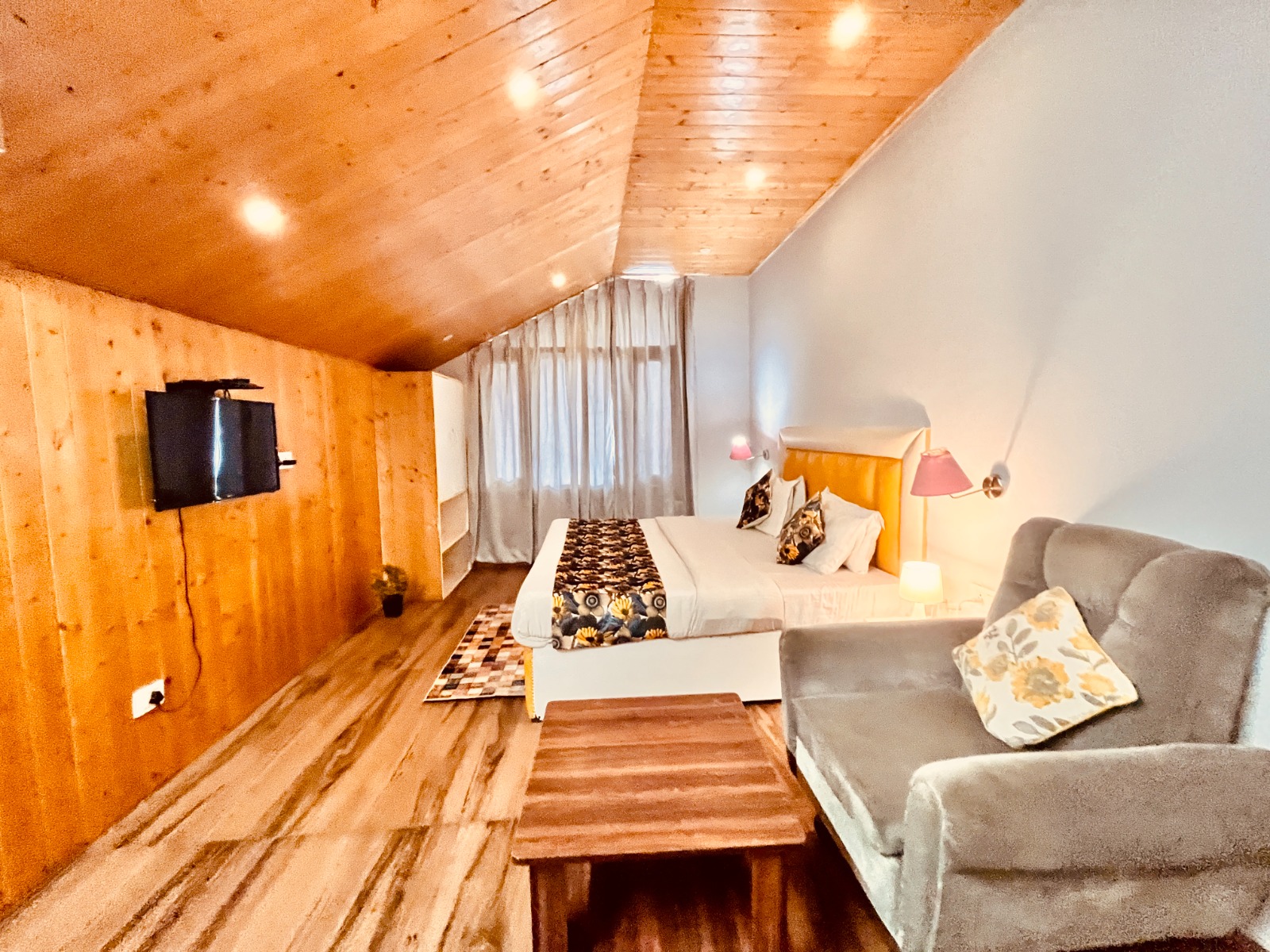 Family Suit Room With Moutain Room 