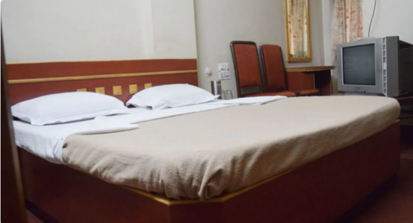 1 x Deluxe Non Ac Room