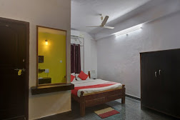 1 x Deluxe Double  Non AC Room
